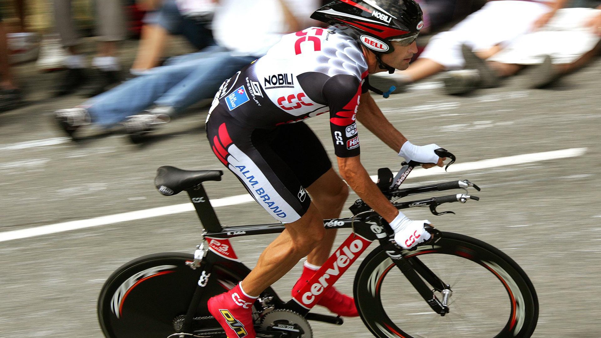 顶级战队的战术秘籍，带你揭秘胜利背后的秘密武器，胜利队的枪叫什么